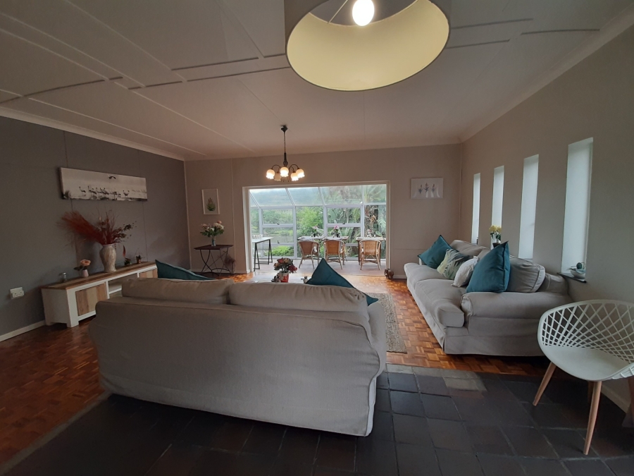 6 Bedroom Property for Sale in Abbotsford Eastern Cape